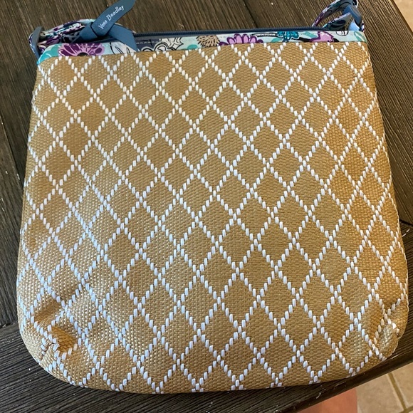 NWT! Vera Bradley Beach Xbody Penelope’s garden - Picture 2 of 5